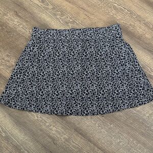 NEW WITH TAGS Talbots Black and White Floral Mini Skirt
